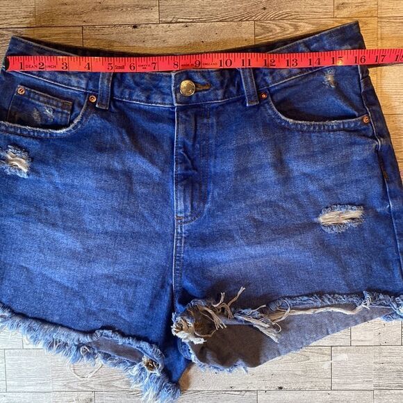 Primark, Ultra High Rise, Distressed Denim, Mom Shorts - Picture 12 of 16